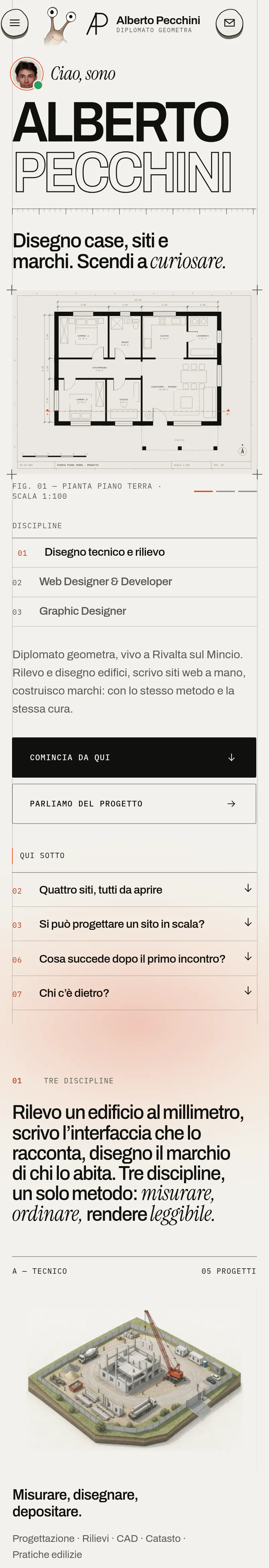 Home page di Alberto Pecchini su iPhone, pagina intera: saluto e nome, pianta del piano terra, siti web, discipline, servizi, numeri, metodo, studio, indice dei progetti e piè di pagina